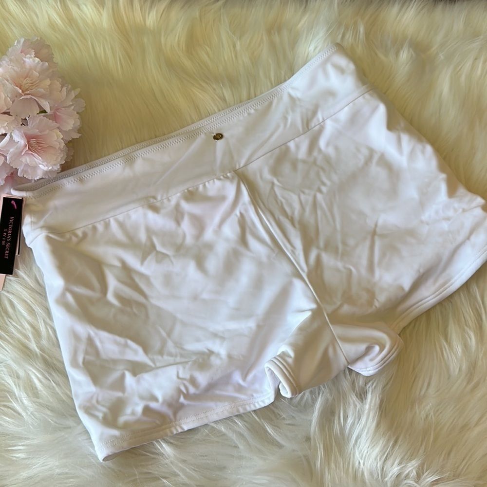 Victoria’s Secret Boy-short Bottom - Picture 2 of 5